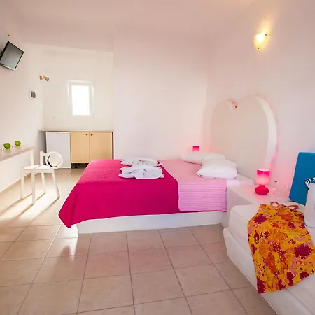 Hotel Odysseas Perivolos (Santorini)