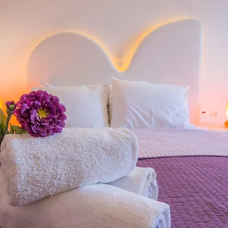 Odysseas 3* Perivolos (Santorini)